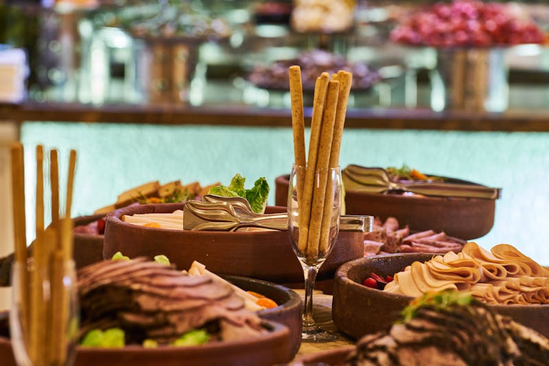 Cheesy bread sticks with marinara dipping sauce